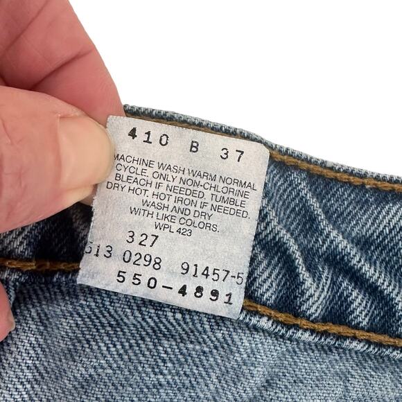 Vtg 90s Levis Jeans 550 Relaxed Fit Cotton Light Wash Blue Denim Mens W36 L34 - Picture 11 of 16